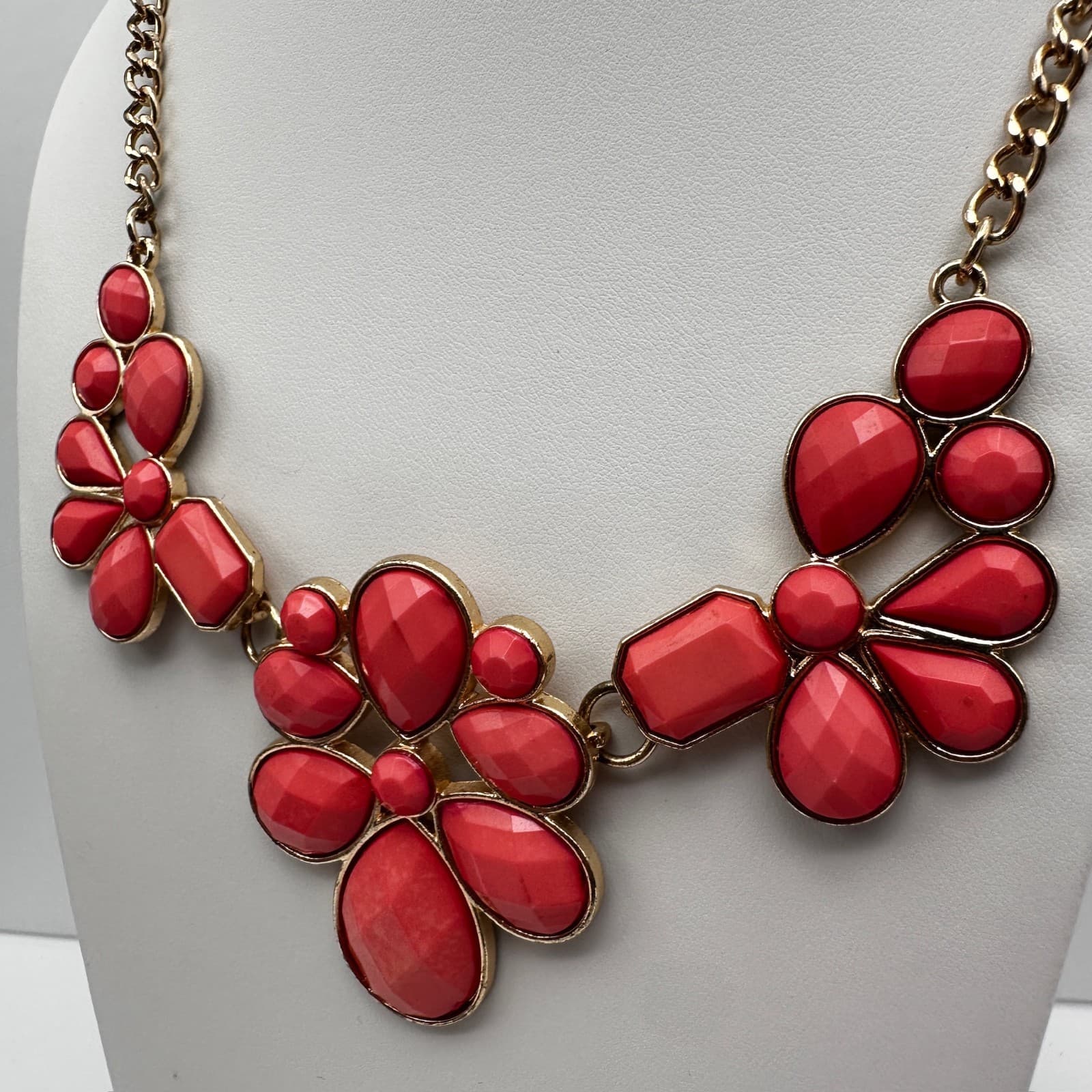 Vintage 90s Gold Tone Red Faceted Resin Flower Boho Necklace Women's Jewelry - Thumbnail 4
