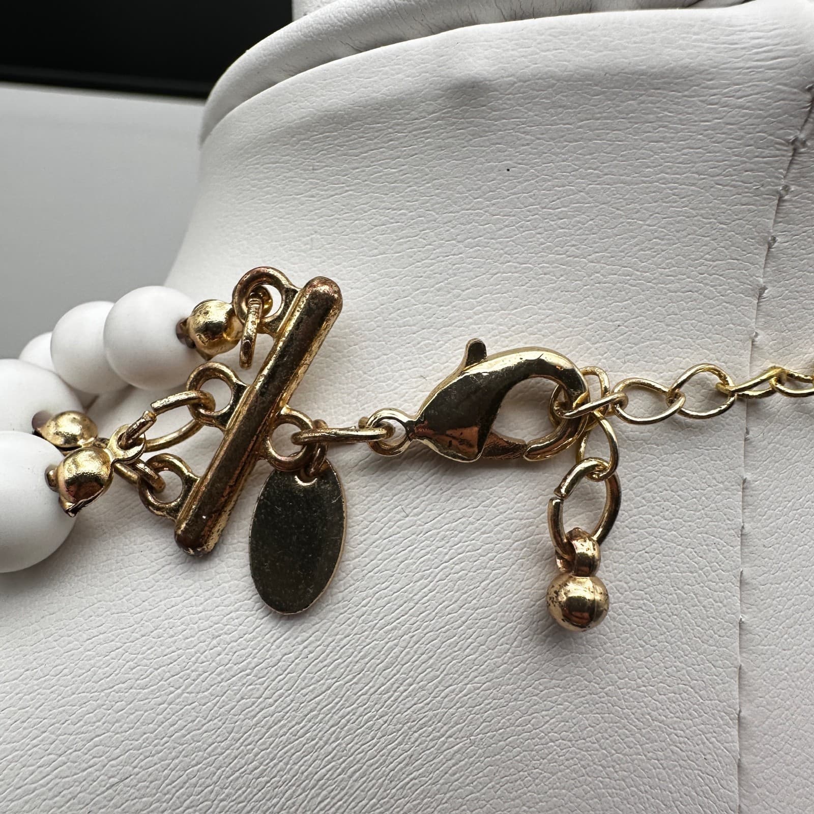 Vintage Y2K Multi Strand White Bead Necklace Gold Tone Rhinestone Yellow Flower - Thumbnail 7