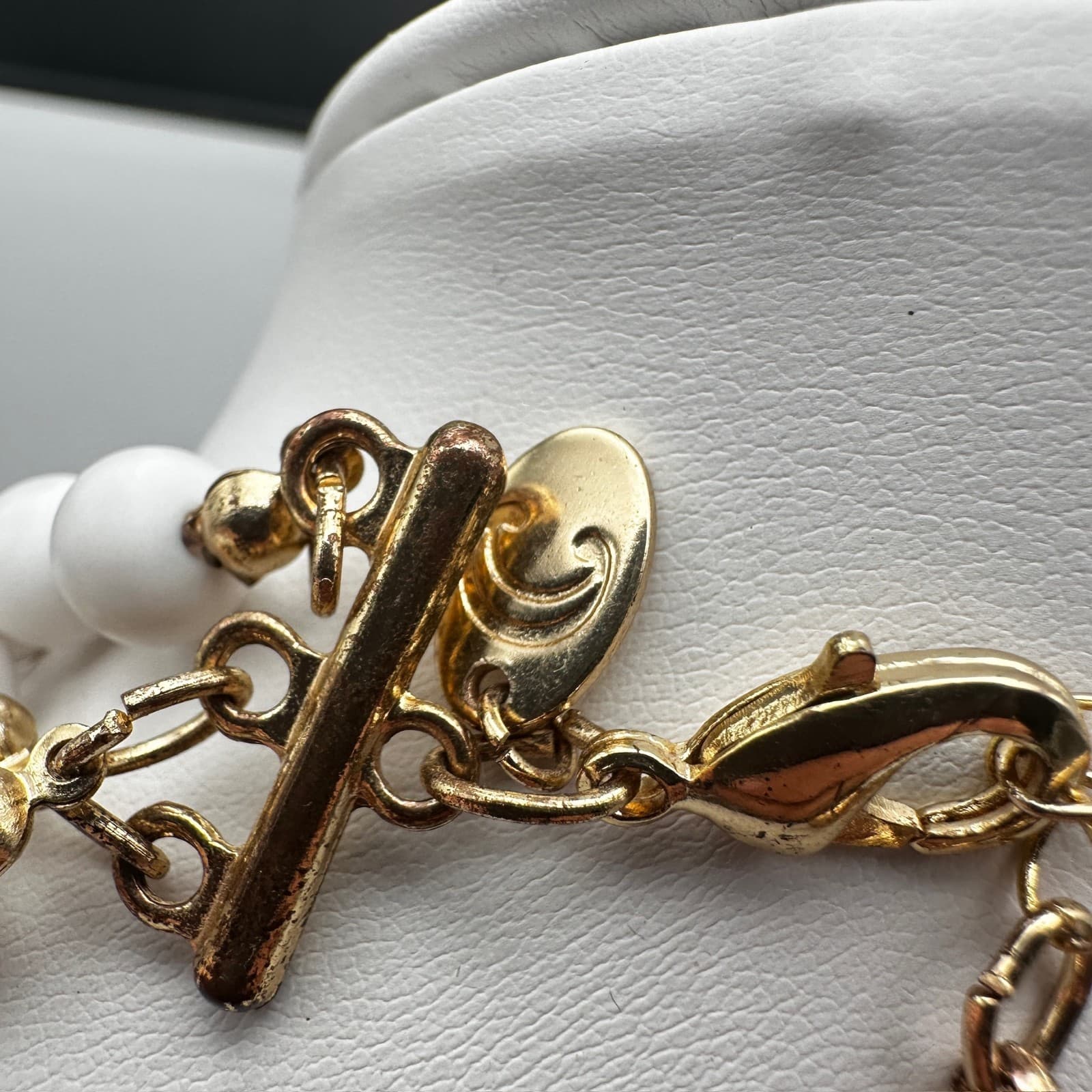 Vintage Y2K Multi Strand White Bead Necklace Gold Tone Rhinestone Yellow Flower - Thumbnail 8