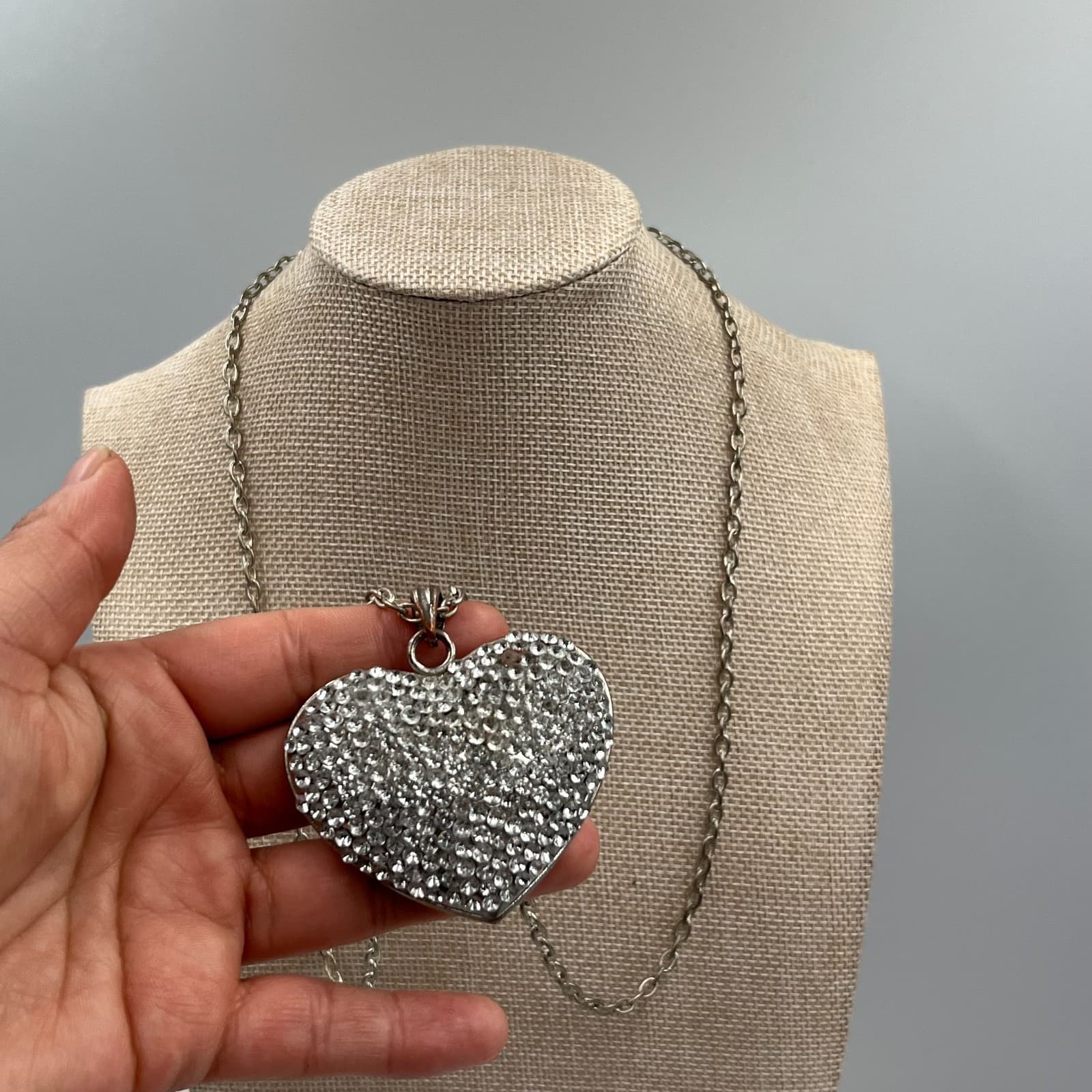 Vtg Open Heart Rhinestone Pendant Necklace Silver Tone Pavé Crystal Jewelry 18” - Thumbnail 5