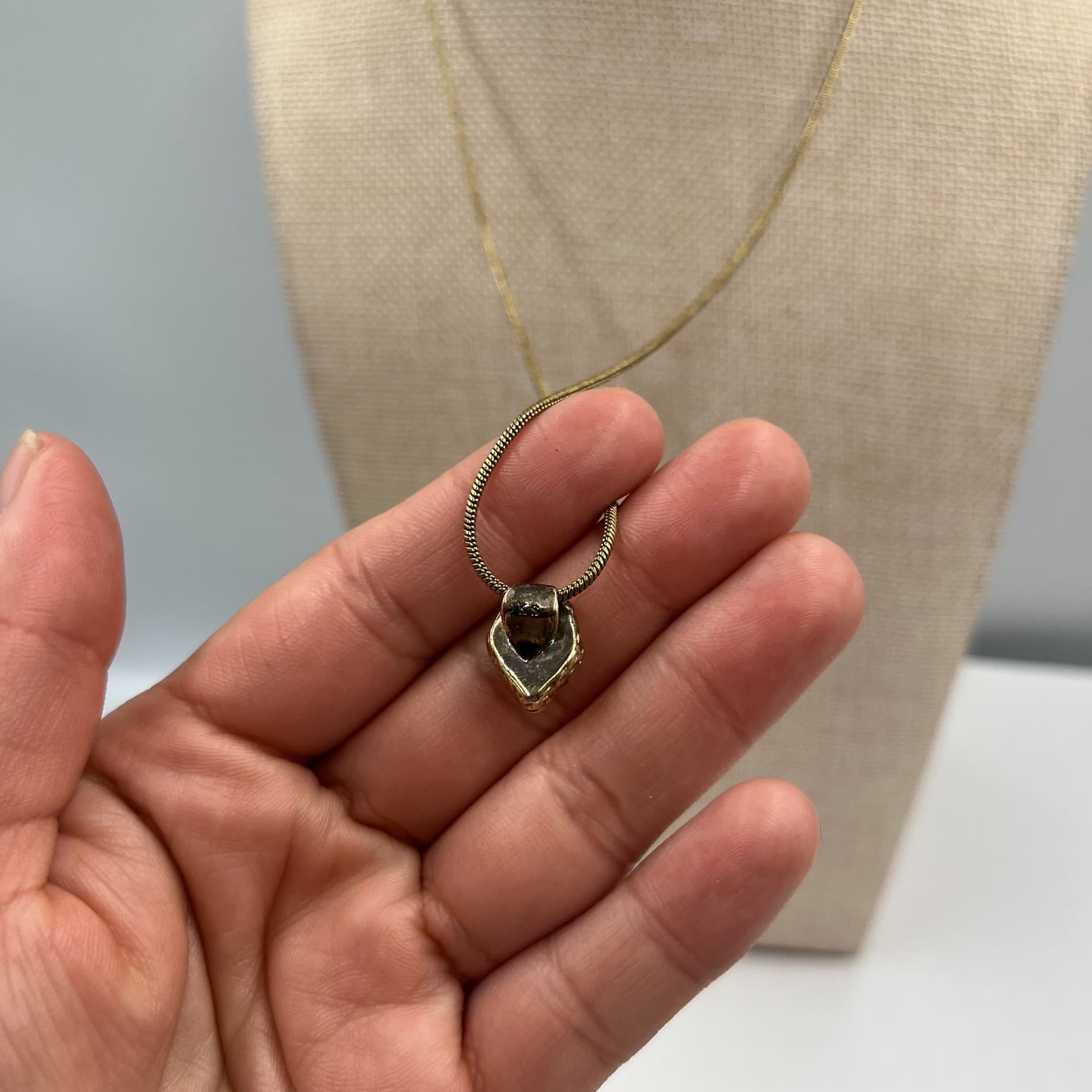 Vintage Gold Tone Snake Chain Necklace Yellow Topaz Glass Pendant MCM 18" Boho - Thumbnail 4