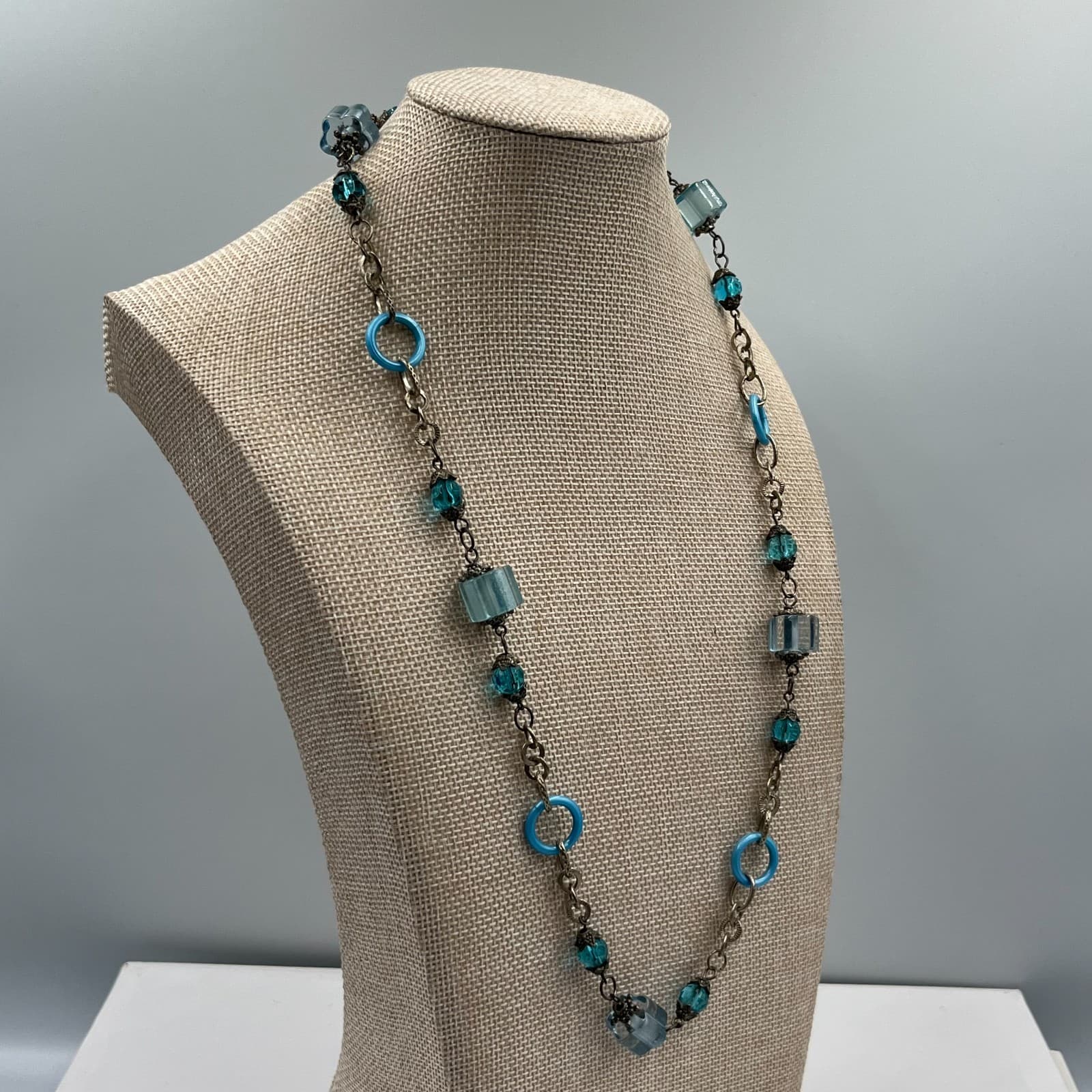 Vintage Blue Beaded Necklace Cobalt Cube Lucite Plastic Retro Silver Tone 20" - Thumbnail 4