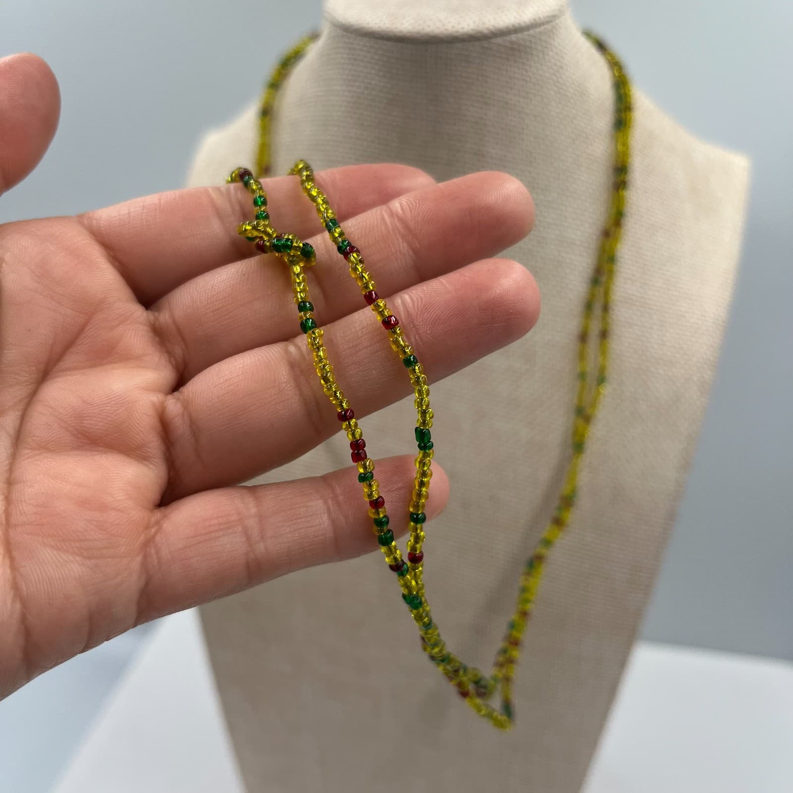 Vintage Handmade Seed Bead Necklace Pan-African Colors Rasta Caribbean 1970s - Thumbnail 3