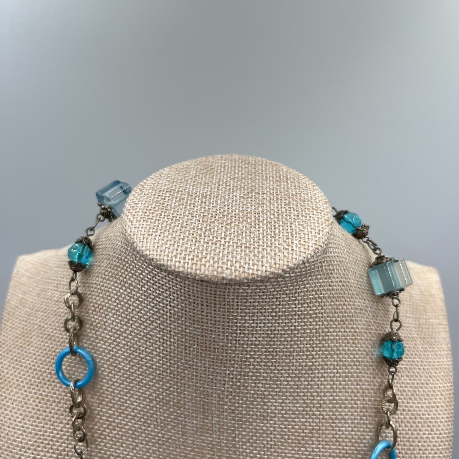Vintage Blue Beaded Necklace Cobalt Cube Lucite Plastic Retro Silver Tone 20" - Thumbnail 2