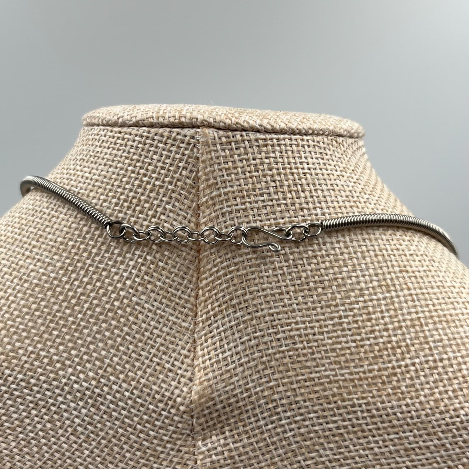 Vtg Artisan Wire Wrapped Green Stone Pendant Necklace Coiled Spring Chain MCM - Thumbnail 5