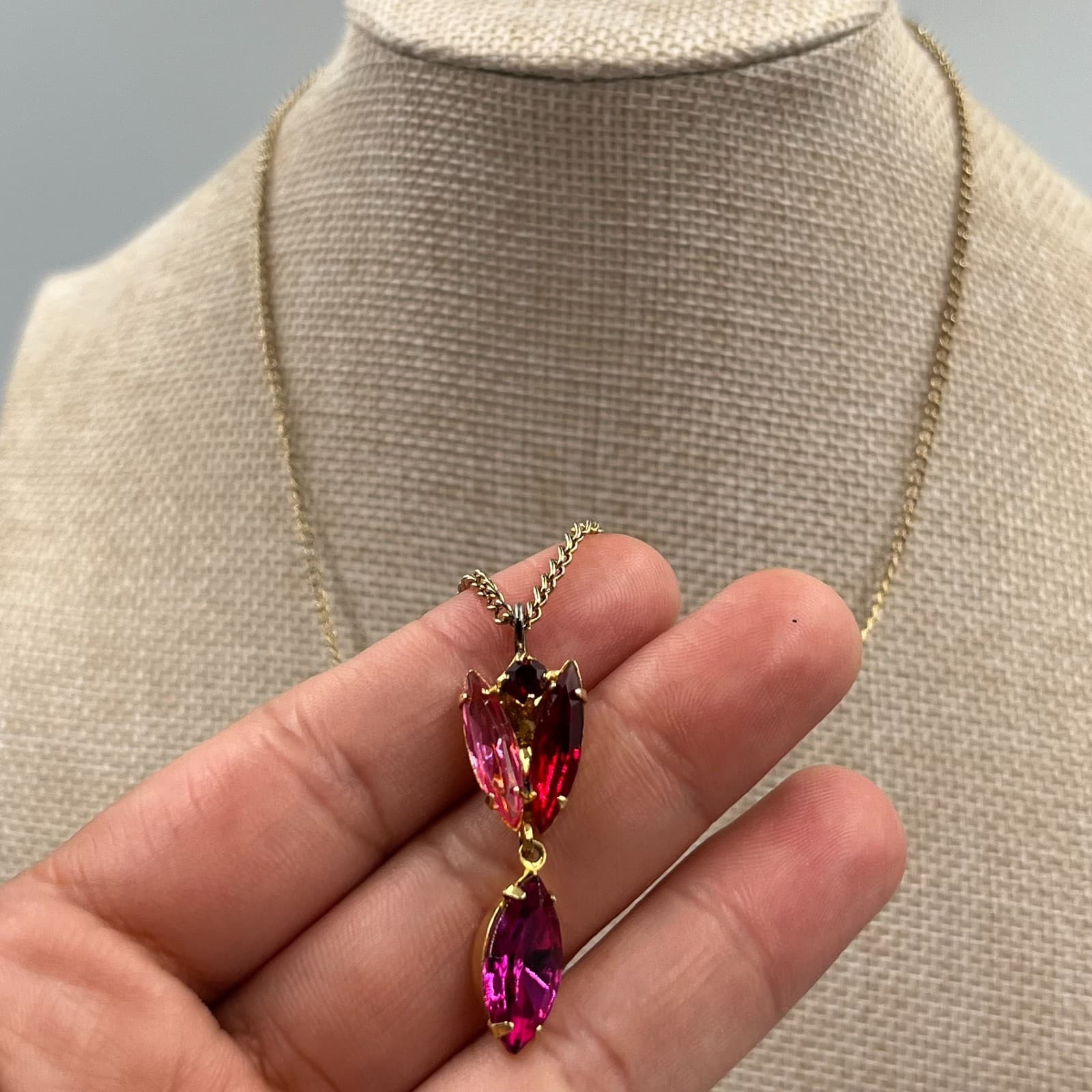 Vintage Gold Tone Marquise Rhinestone Necklace Red Pink Orange Statement Jewelry - Thumbnail 4