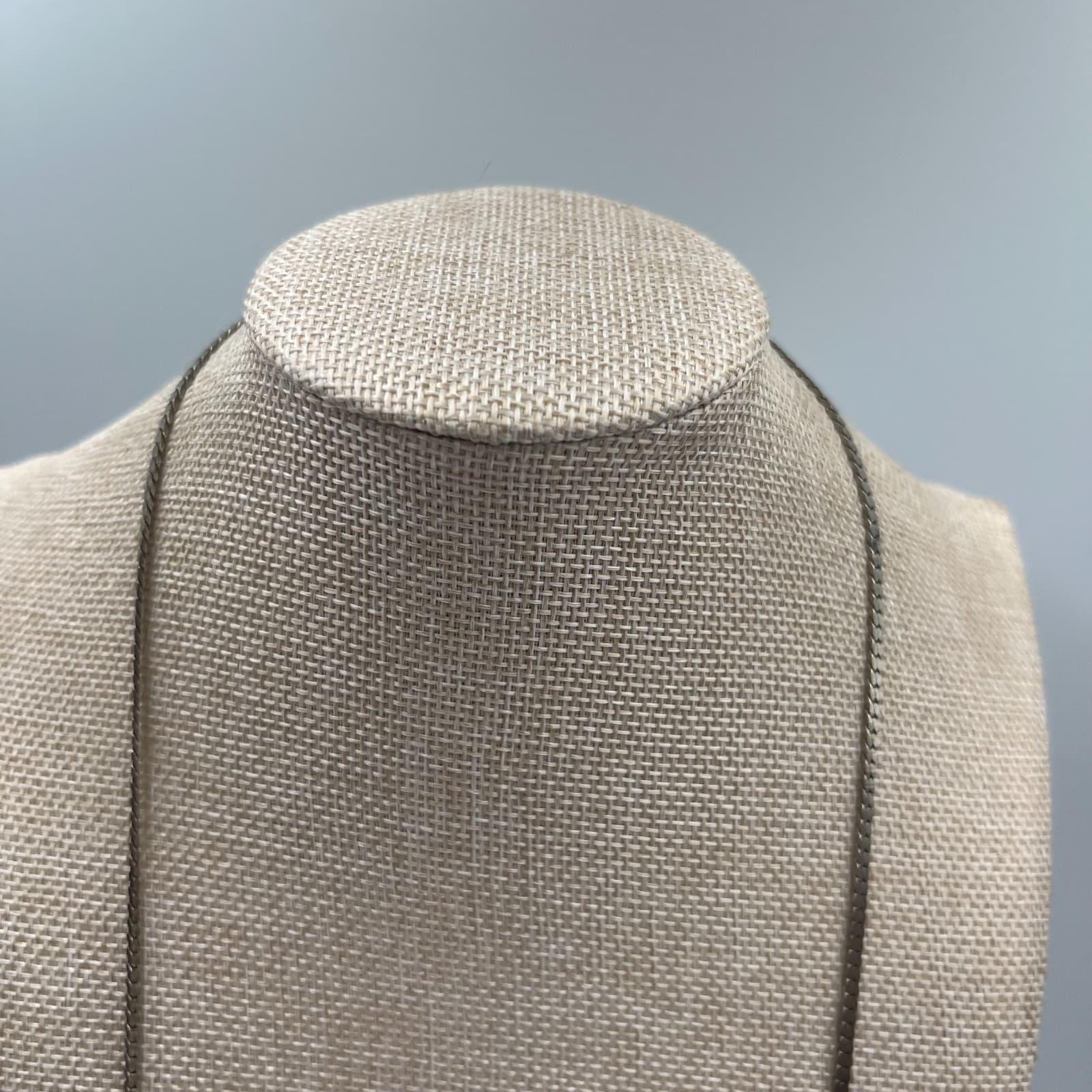 Vintage Silver Flat Cuban Link Chain Necklace Unisex Retro 80s Minimalist - Thumbnail 2