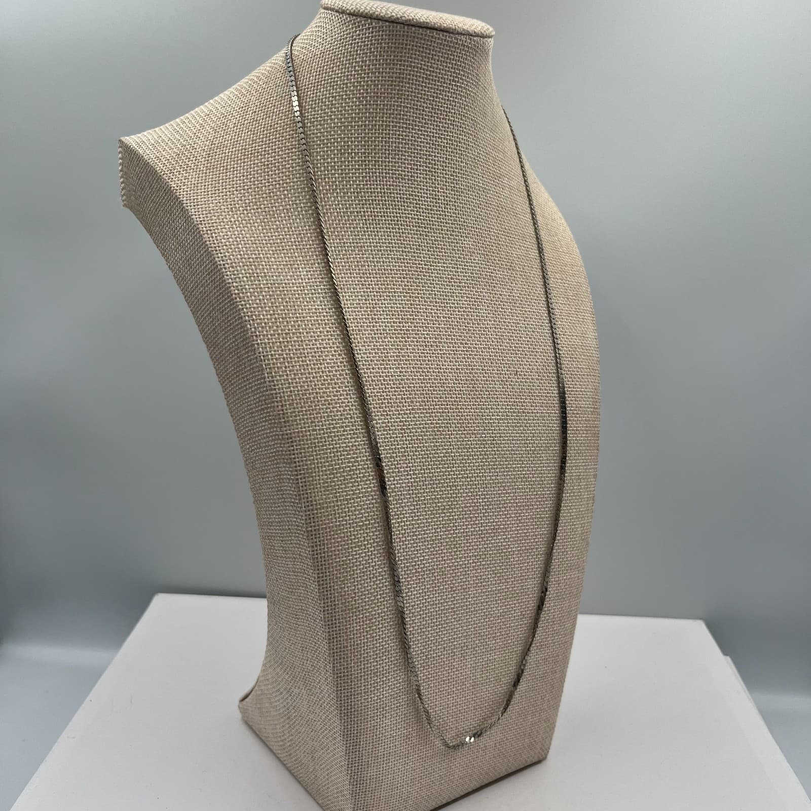 Vintage Silver Flat Cuban Link Chain Necklace Unisex Retro 80s Minimalist - Thumbnail 3