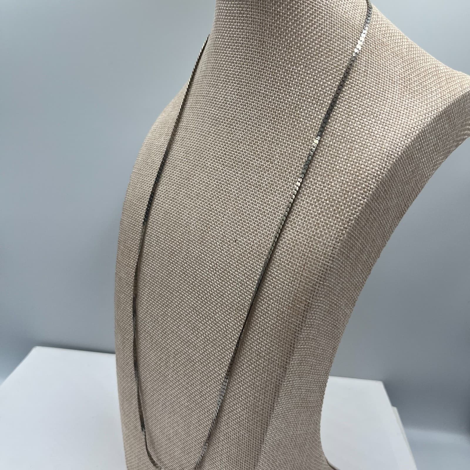 Vintage Silver Flat Cuban Link Chain Necklace Unisex Retro 80s Minimalist - Thumbnail 4