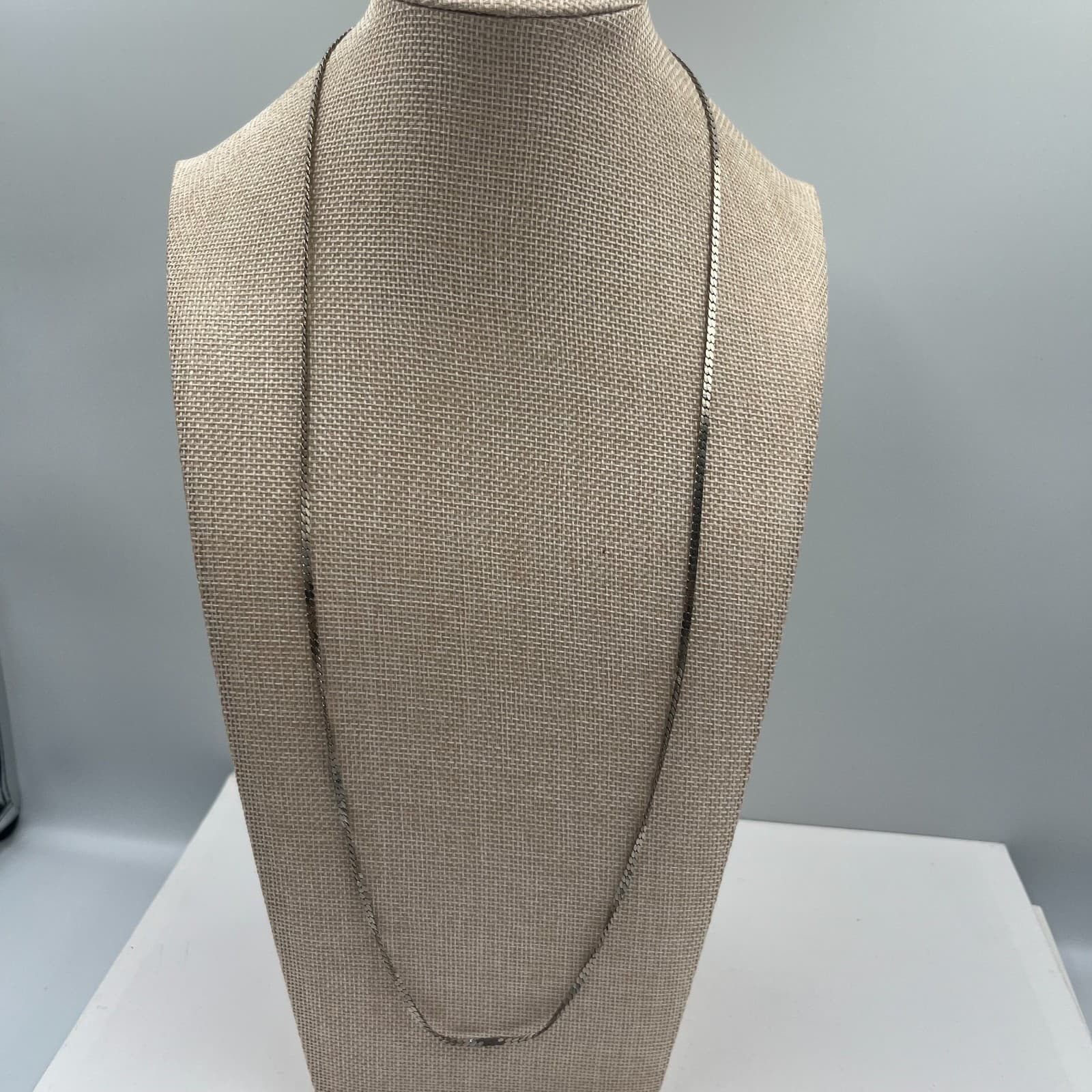 Vintage Silver Flat Cuban Link Chain Necklace Unisex Retro 80s Minimalist - Image 1