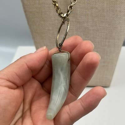 Vintage Gold Tone Chain Necklace Green Horn Pendant Hammered Ring Boho Statement - Thumbnail 5