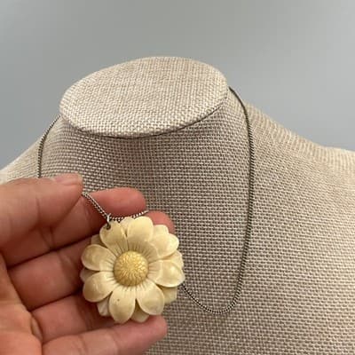 Vintage Carved Flower Pendant Necklace Cream Floral Medallion Silver Tone Chain - Thumbnail 5