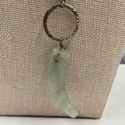 Vintage Gold Tone Chain Necklace Green Horn Pendant Hammered Ring Boho Statement - Thumbnail 3