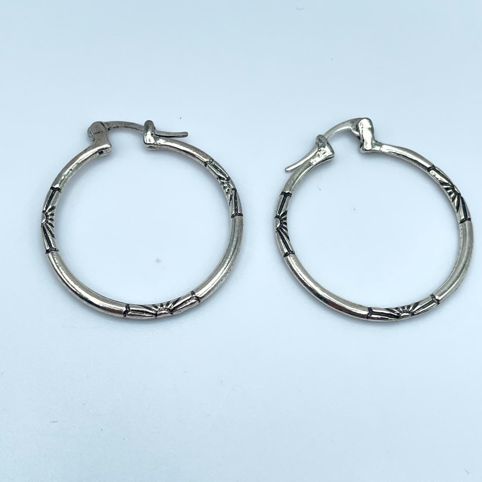 VTG Silver-Tone Southwestern Sunburst Engraved Etched Hoop Latch-Back Earrings - Image 1