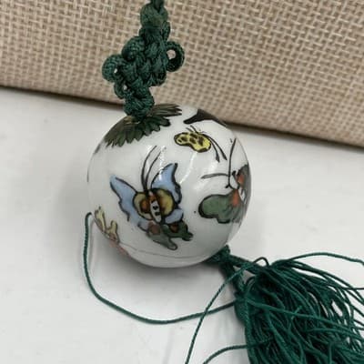 VTG Green Cord Porcelain Bead Necklace Butterfly Painted Ball Tassel Pendant - Thumbnail 4