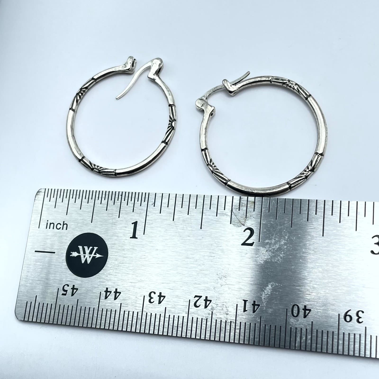 VTG Silver-Tone Southwestern Sunburst Engraved Etched Hoop Latch-Back Earrings - Thumbnail 2