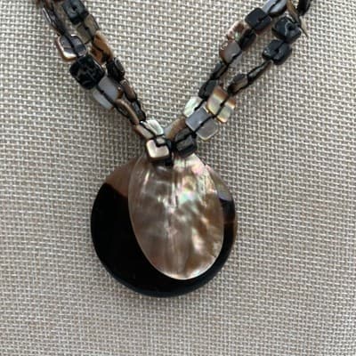 VTG Brown Black Abalone Shell Pendant Necklace Multi Strand Beaded Natural Tone - Thumbnail 3