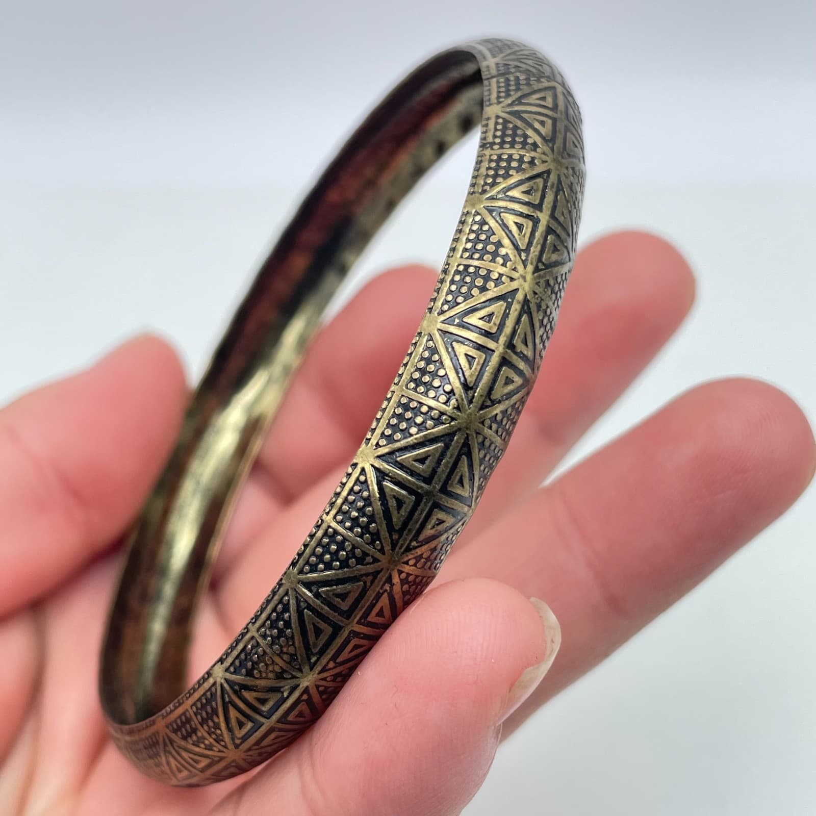 Vintage Brass-Tone Tribal Engraved Oxidized Metal Geometric Bangle Bracelet - Thumbnail 4