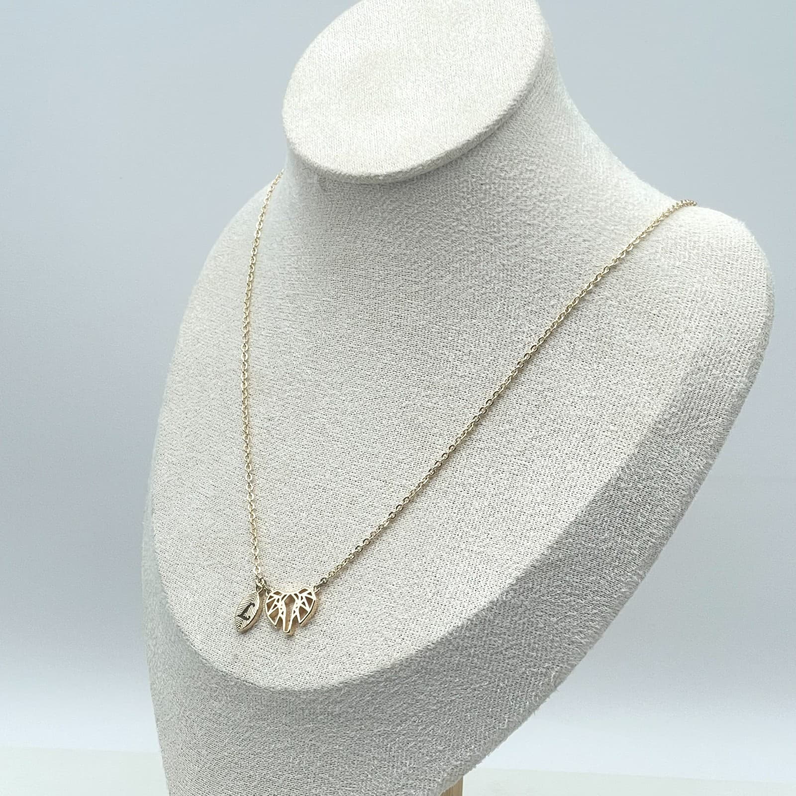 Gold-Tone Rolo Link Chain Origami Elephant Charm Leaf L Initial Pendant Necklace - Thumbnail 5