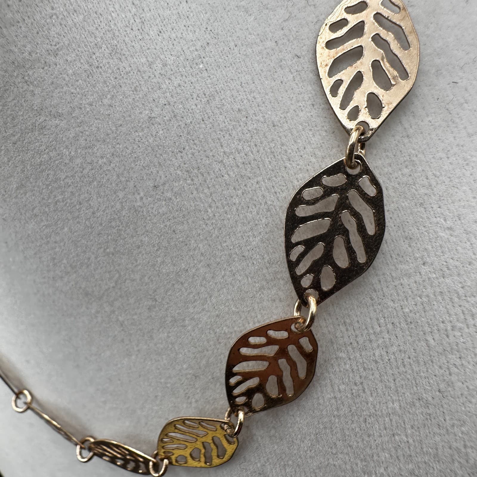 Vintage 90s Gold Tone Cutout Leaf Link Choker Necklace Boho Nature Style Jewelry - Thumbnail 6