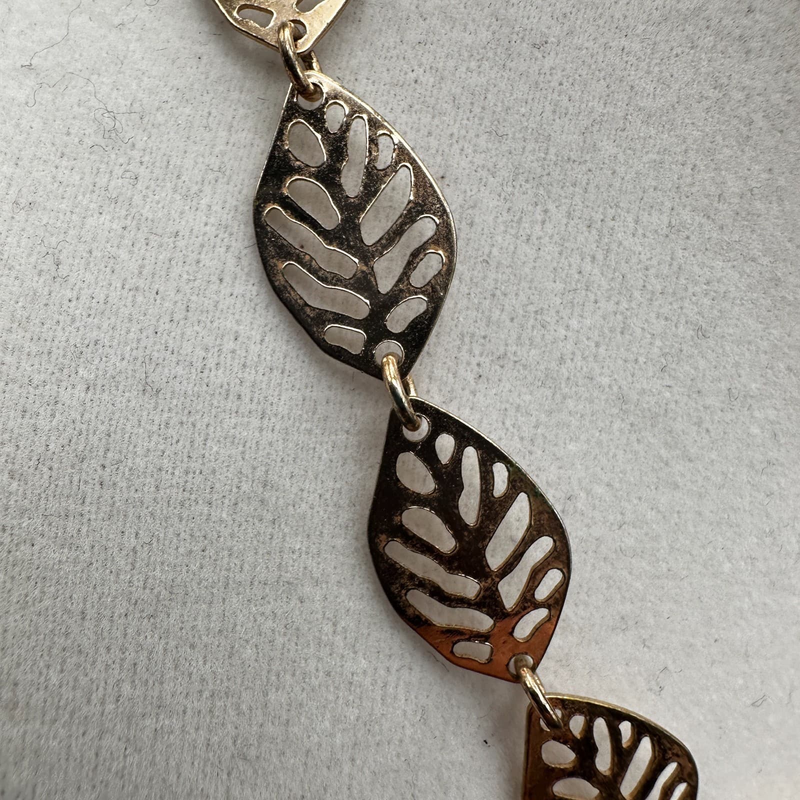 Vintage 90s Gold Tone Cutout Leaf Link Choker Necklace Boho Nature Style Jewelry - Thumbnail 5