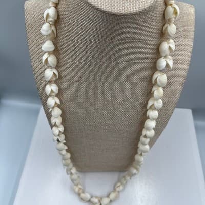 Vintage Shell Beaded Necklace Long Strand White Shell Coastal Boho Statement - Thumbnail 5