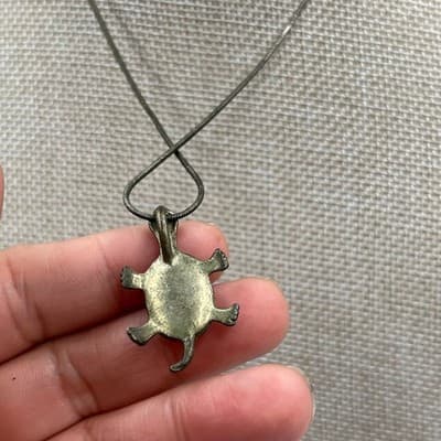 Vintage Turtle Pendant Necklace Pink Cat Eye Stone Bronze Tone Minimalist Charm - Thumbnail 4