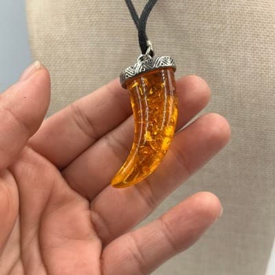 Vintage Faux Amber Horn Pendant Necklace Black Cord Silver Tone Cap Boho Classic - Thumbnail 4