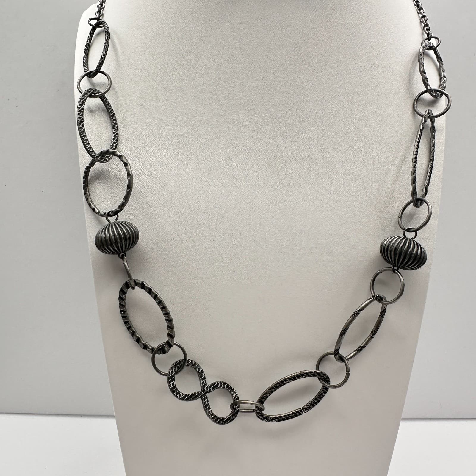 Vintage 90s Silver Tone Textured Link Statement Necklace Oval Chain Jewelry - Image 1