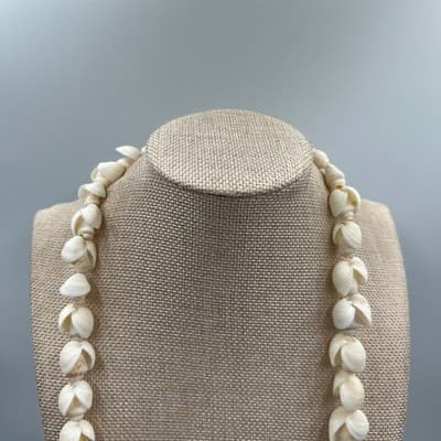 Vintage Shell Beaded Necklace Long Strand White Shell Coastal Boho Statement - Thumbnail 2