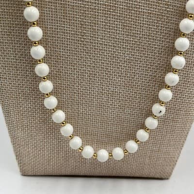 Vintage White Beaded Necklace Gold Tone Spacer Classic Minimalist Strand Lobster - Thumbnail 3