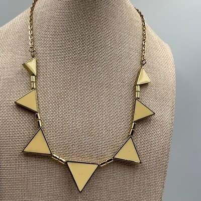 VTG Cream Leather Inlay Triangle Charm Necklace Gold Tone Chain Statement Bib - Thumbnail 4