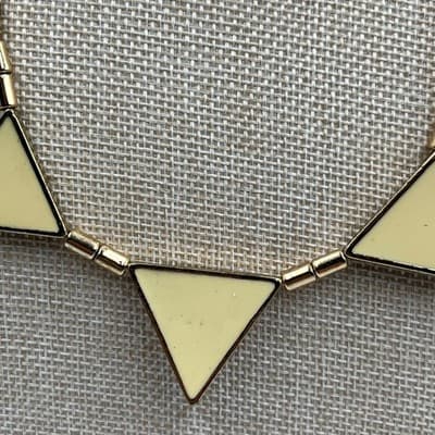 VTG Cream Leather Inlay Triangle Charm Necklace Gold Tone Chain Statement Bib - Thumbnail 3