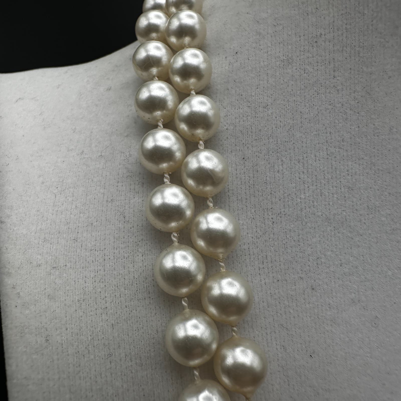 Vintage 90s Cream Faux Pearl Opera Length Necklace Single Strand Minimalist - Thumbnail 4