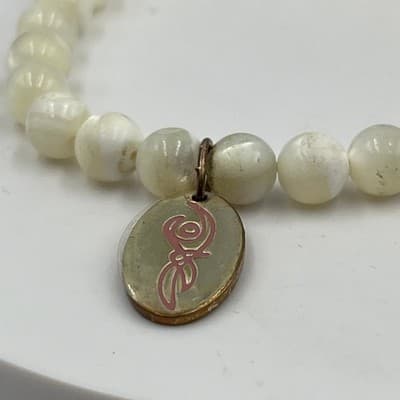 Vintage Cream Beaded Stretch Bracelet w/ Pink Script Charm Minimalist Bohemian - Thumbnail 3