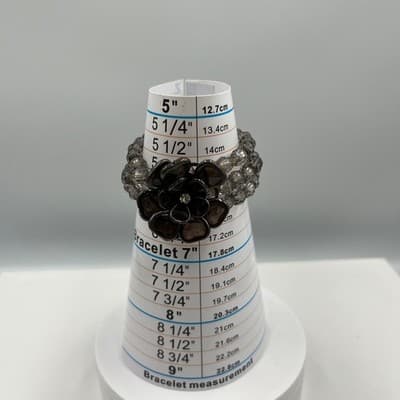 VTG Smoky Gray Faceted Bead Wrap Bracelet Large Flower Rhinestone Center Stretch - Thumbnail 6