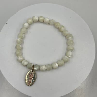 Vintage Cream Beaded Stretch Bracelet w/ Pink Script Charm Minimalist Bohemian - Thumbnail 4