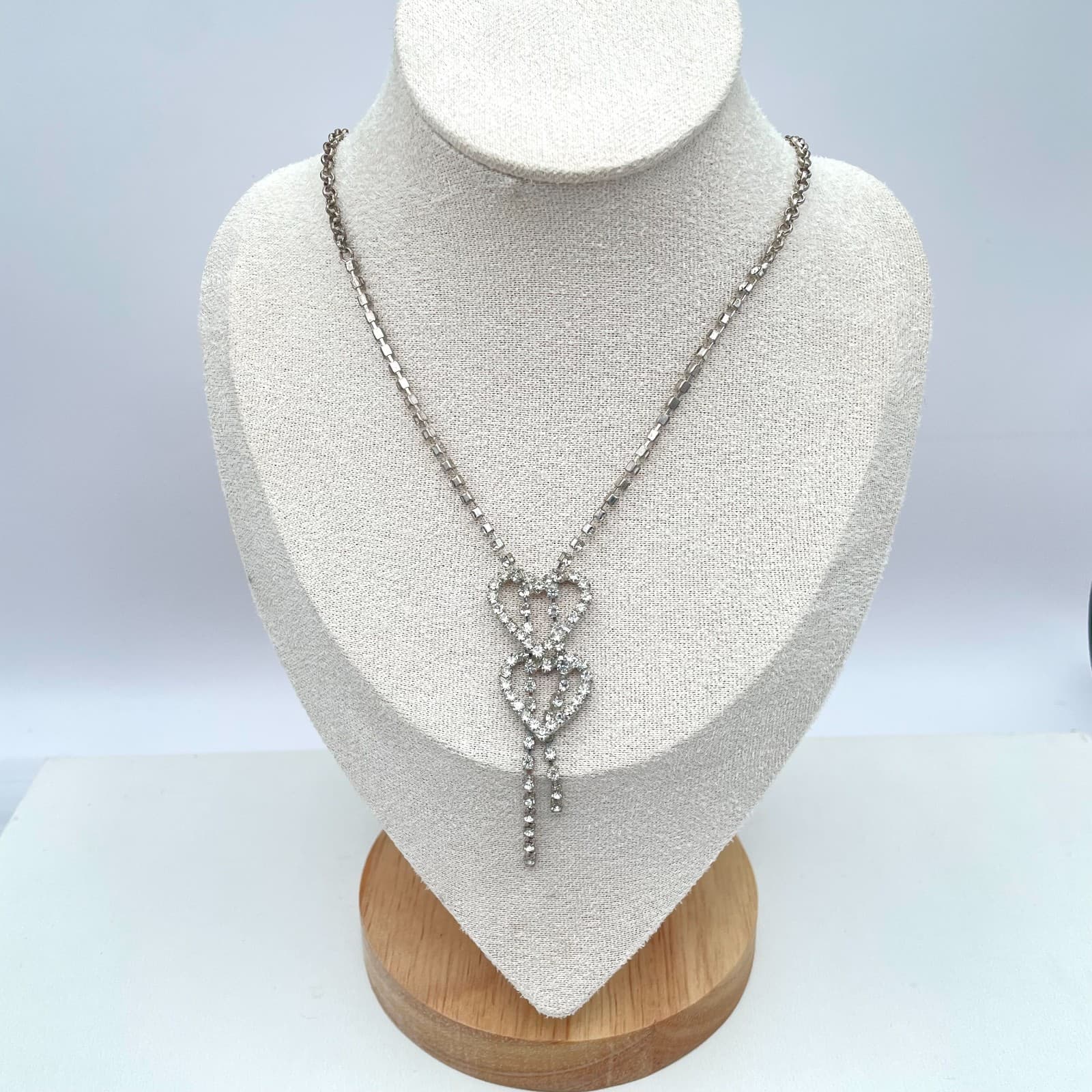 Vintage Silver-Tone Prong Rhinestone Beads Double Heart Pendant Lariat Necklace - Image 1