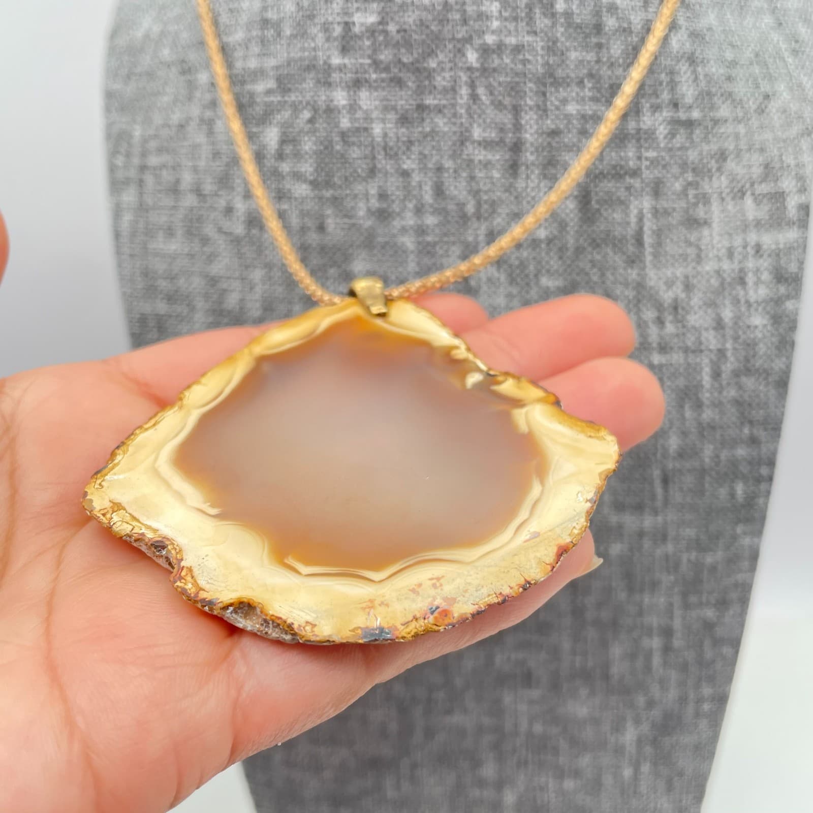 Gold-Tone Popcorn Chain Natural Brazilian Agate Slice Pendant Lobster Necklace - Thumbnail 9