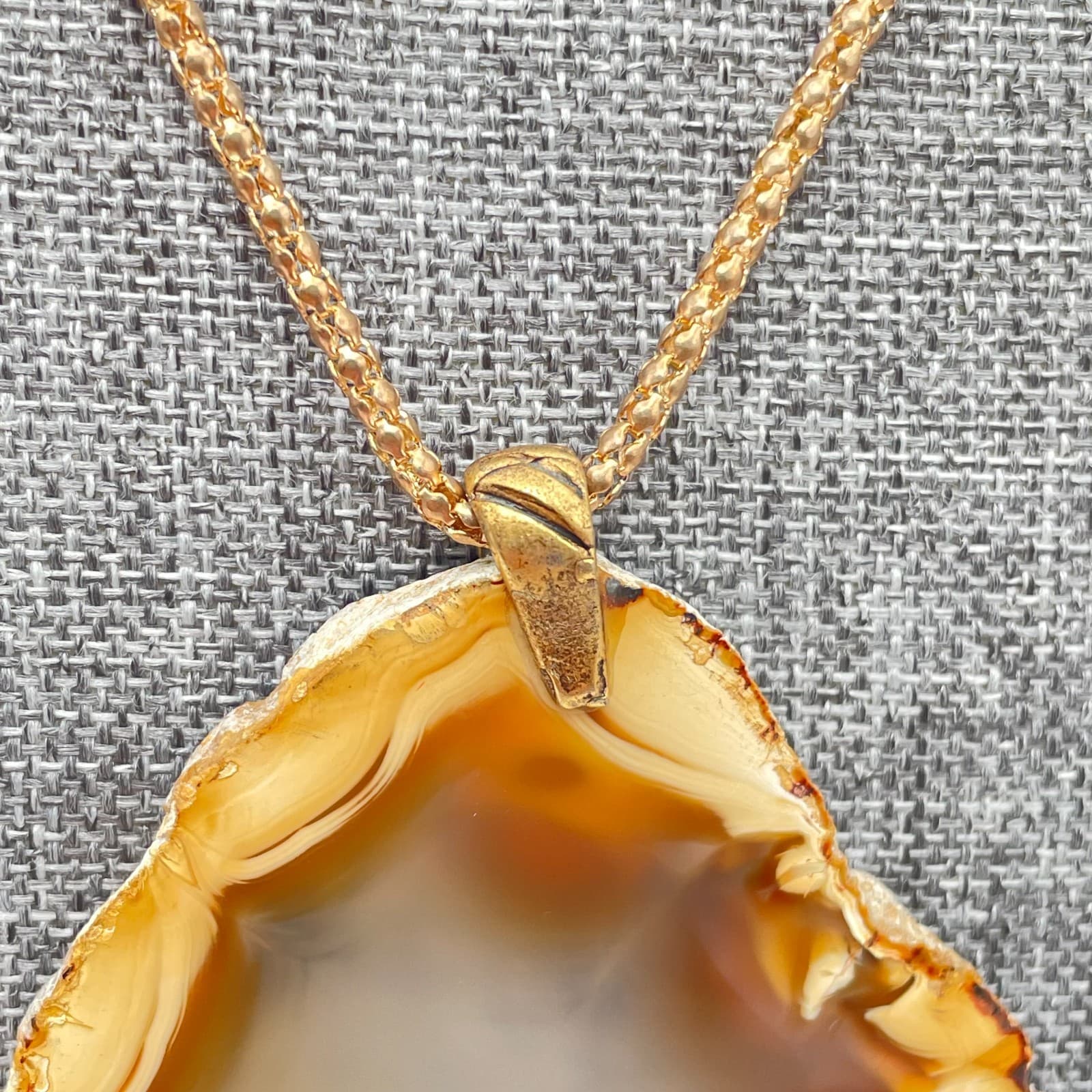 Gold-Tone Popcorn Chain Natural Brazilian Agate Slice Pendant Lobster Necklace - Thumbnail 11