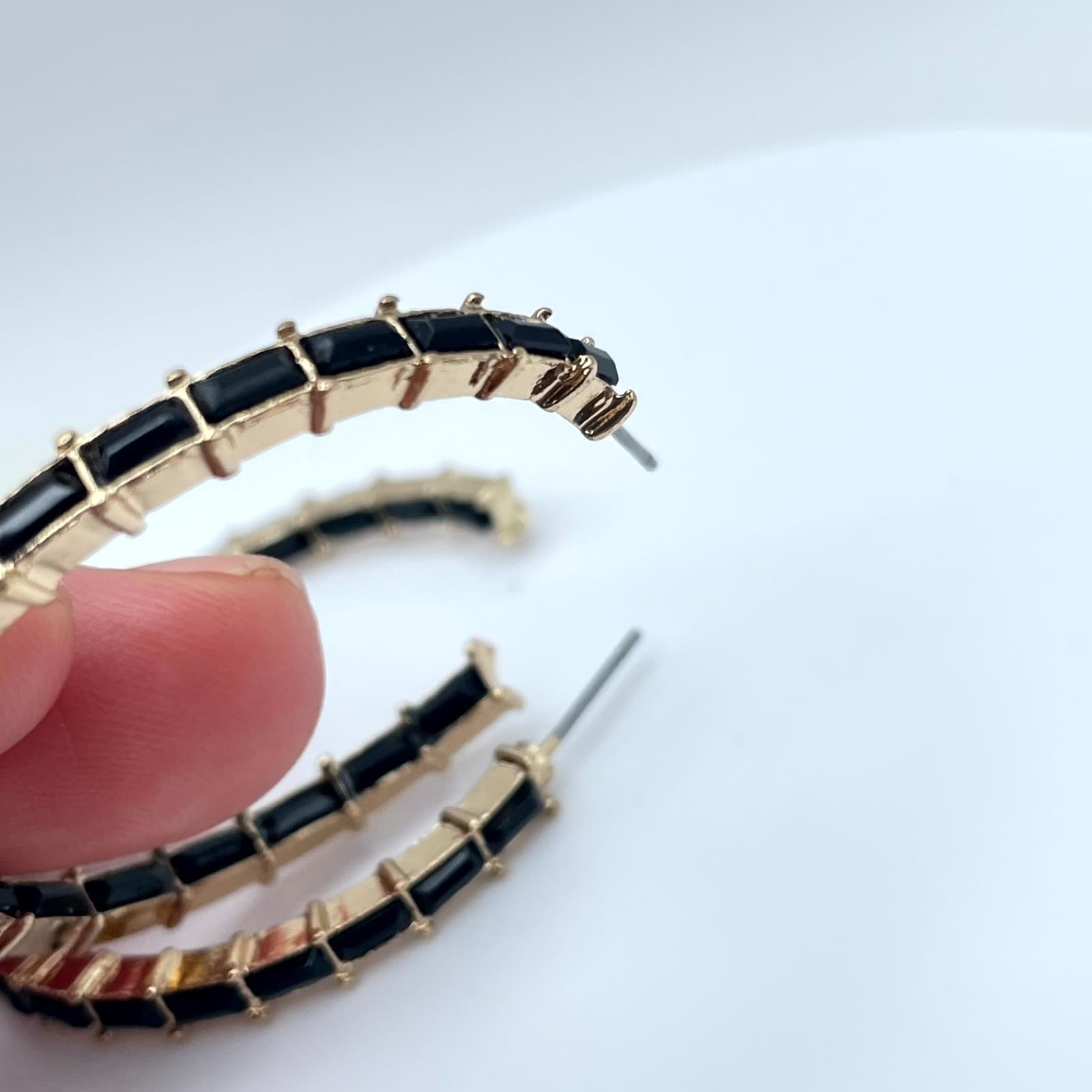 Y2K Art Deco Gold Tone Black Faceted Glass Bezel Beads Inlay Hoop Earrings - Thumbnail 6