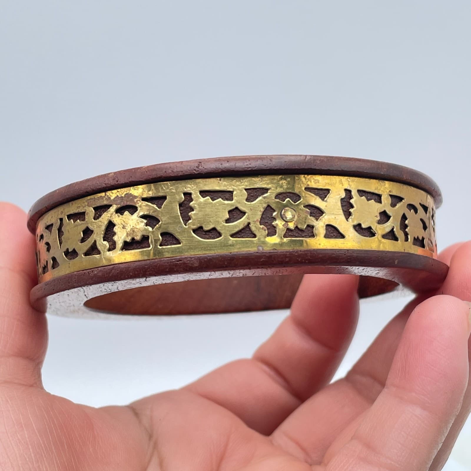 Vintage Gold-Tone Safari Classic Boho Wood Floral Filigree Bangle Bracelet - Thumbnail 8