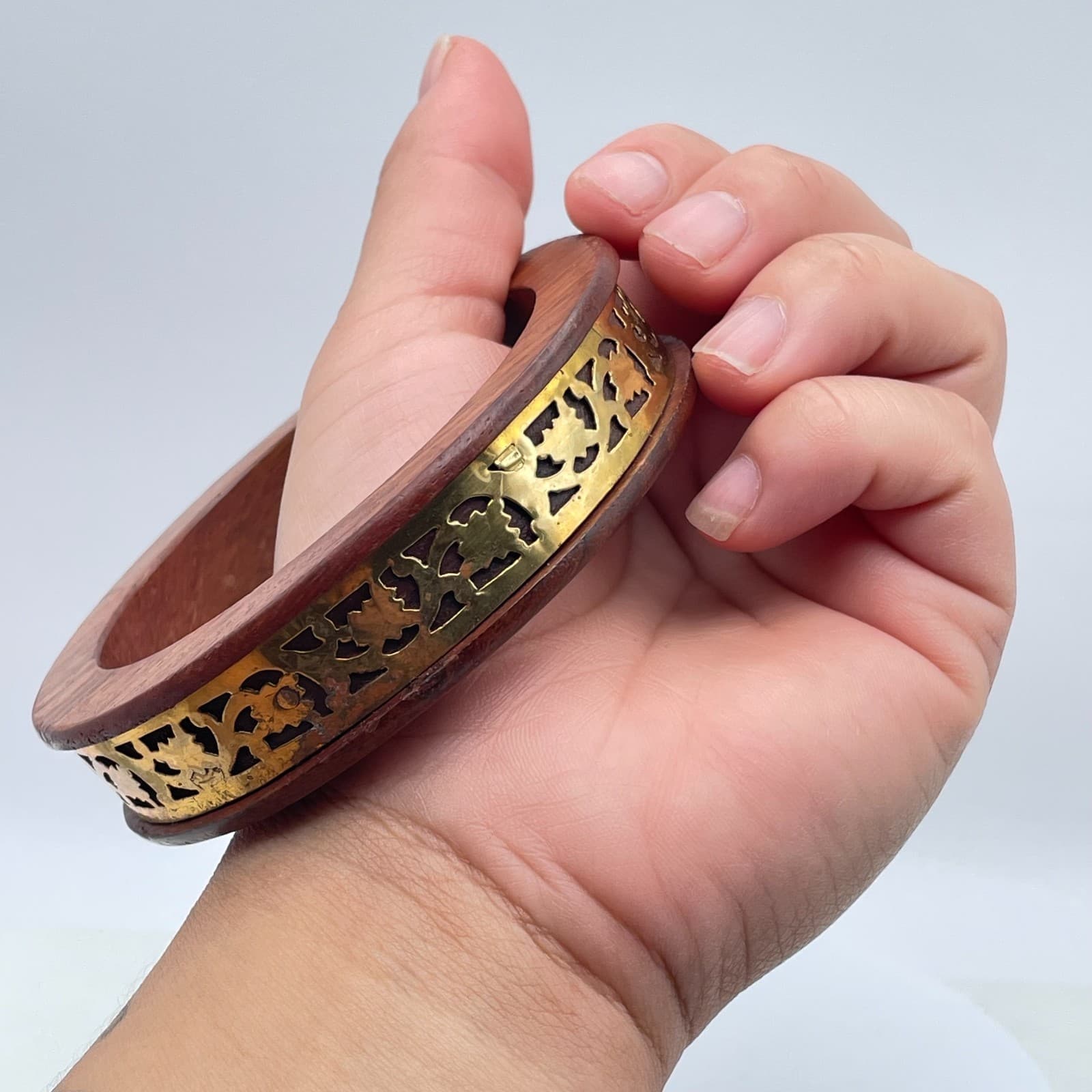 Vintage Gold-Tone Safari Classic Boho Wood Floral Filigree Bangle Bracelet - Thumbnail 10
