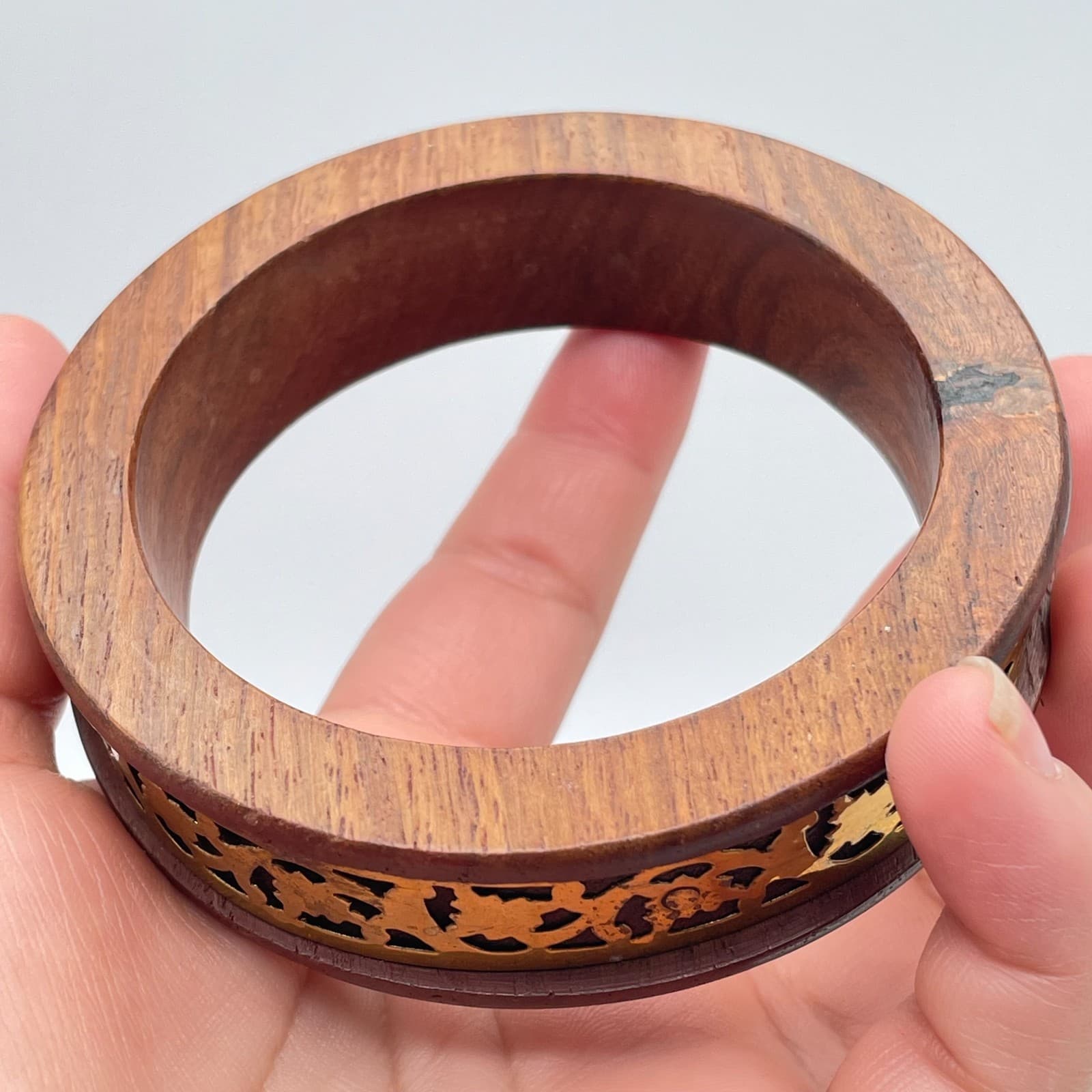 Vintage Gold-Tone Safari Classic Boho Wood Floral Filigree Bangle Bracelet - Thumbnail 9