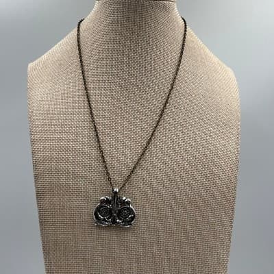 Vintage Silver Tone Classic Floral Filigree Pendant Necklace 20" Antiqued Finish - Thumbnail 5