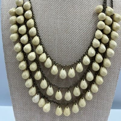 VTG Multi Strand Cream Teardrop Bead Necklace Antique Brass Tone Statement Bib - Thumbnail 3
