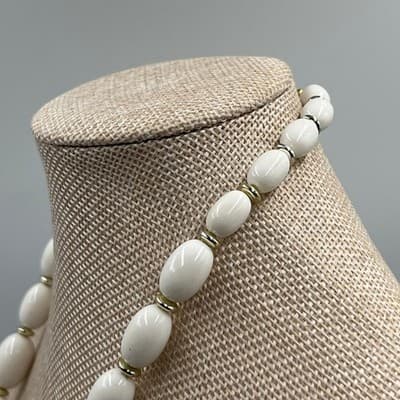 Vintage White Oval Bead Necklace Gold Tone Spacers Classic Minimalist Strand - Thumbnail 5