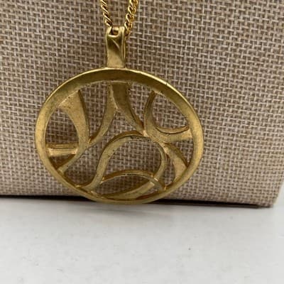 Vintage Gold Tone Abstract Swirl Pendant Necklace Large Round Cutout Statement - Thumbnail 4