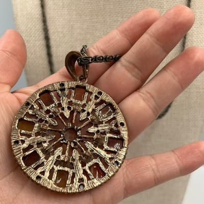 VTG Large Round Pendant Necklace Amber Tone Rhinestone Filigree Antique Style - Thumbnail 4