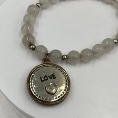 Vintage White Beaded Stretch Bracelet Love Charm Heart Pendant Romantic Jewelry - Thumbnail 3